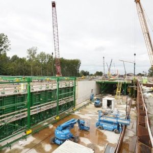 Tunnelbekisting op golvende ondergrond